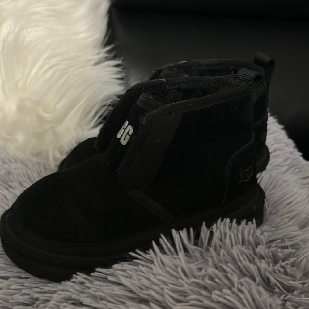 Toddler Ugg’s size 9